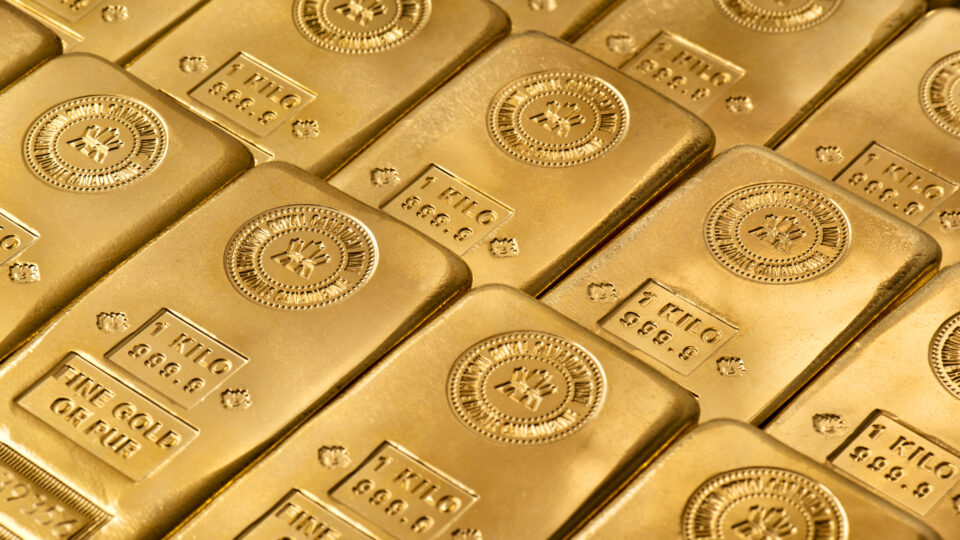 The 21,072,650,508 Reasons Why Insiders Are Buying Gold Now
