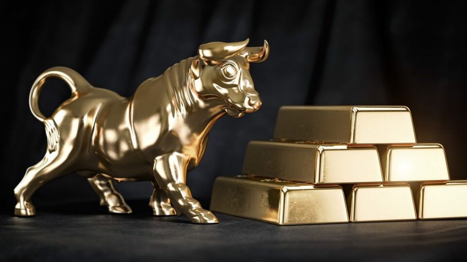 Gold Hits All-Time High Amidst Bank Failures, Weakening US Dollar