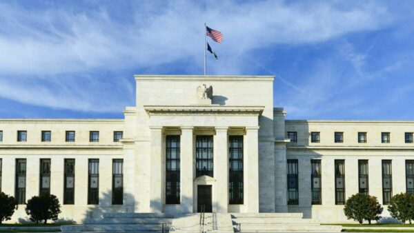 How the Federal Reserve’s Interest Rate Cut Impacts Gold Investors ...